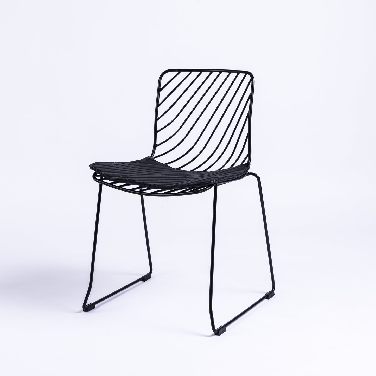 ARROWED CHAIR