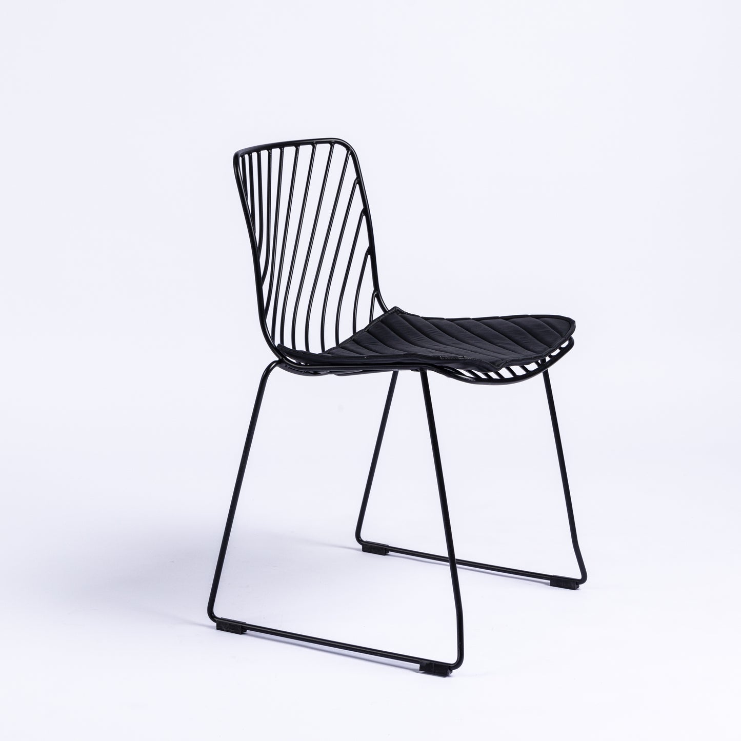 ARROWED CHAIR